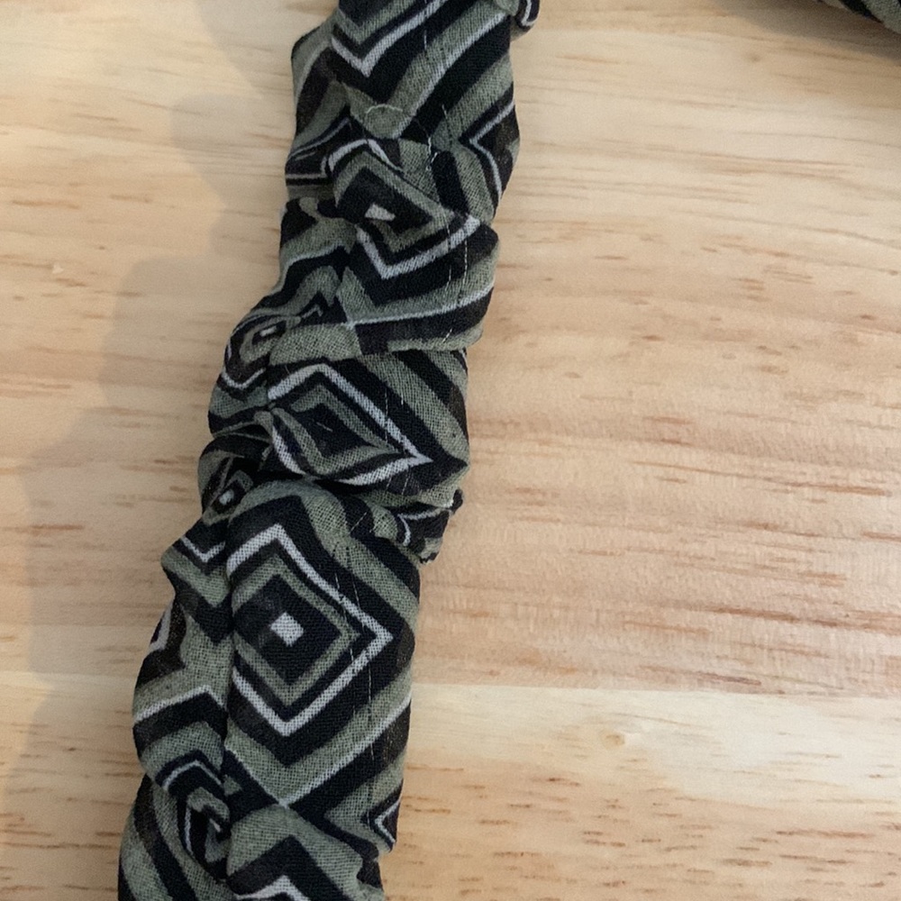 Patterned fabric headband - Picture 2 of 3